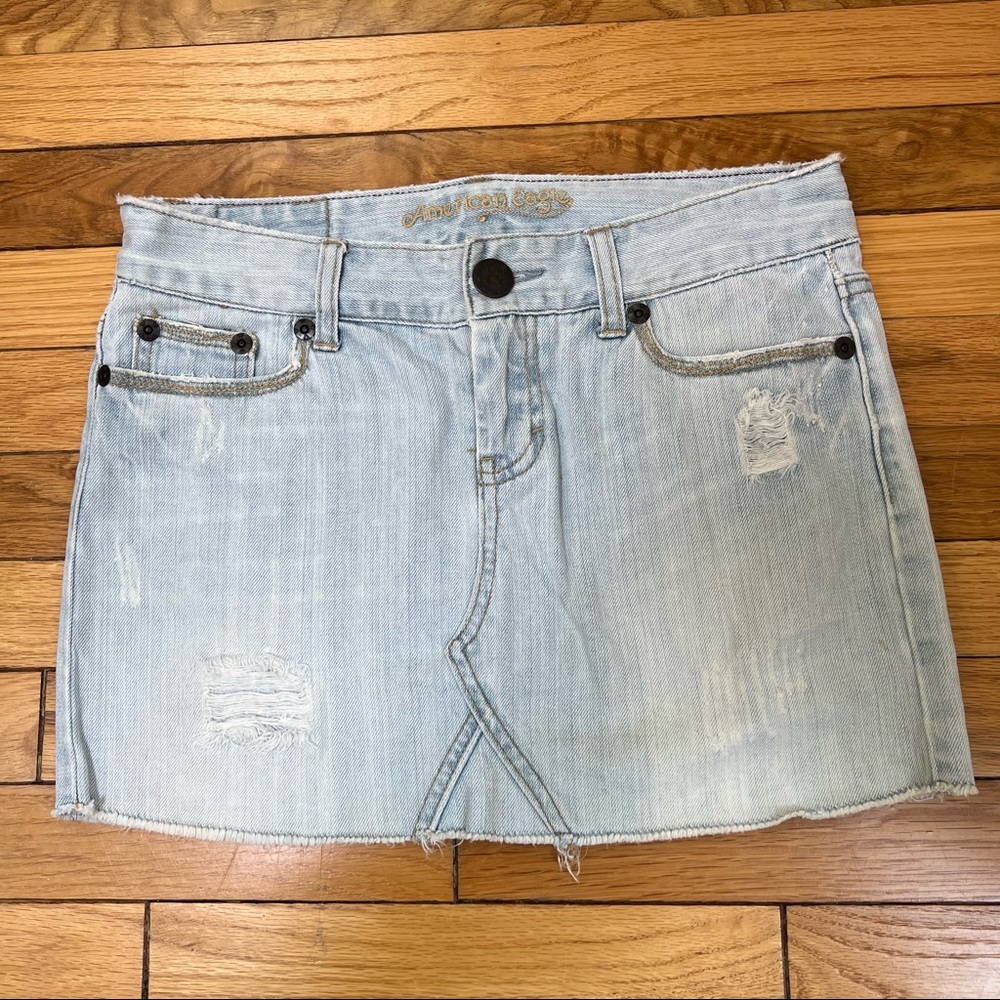 american eagle light wash distressed mini jean skirt